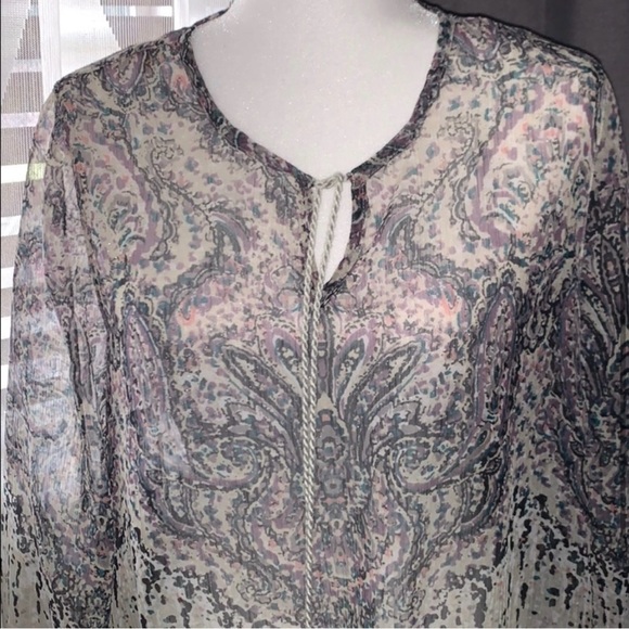🩶 a.n.a. Sheer Paisley Blouse - Picture 2 of 13